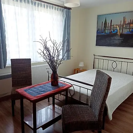 Przy Jeziorze Gardna Wielka