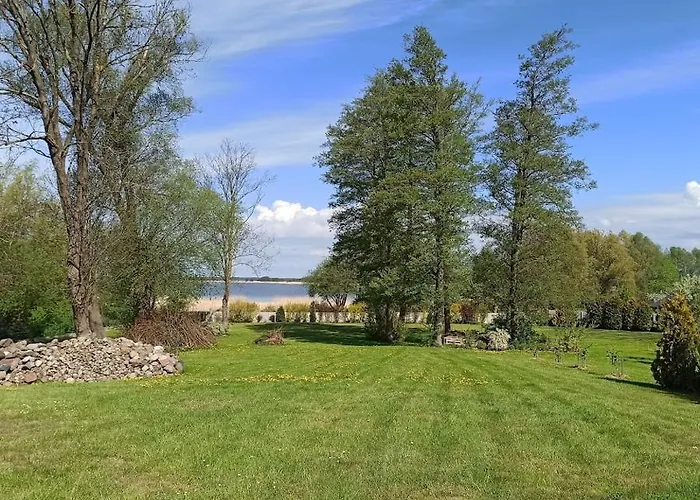 Przy Jeziorze Gardna Wielka