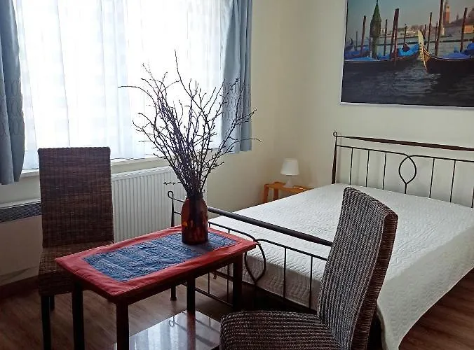 Przy Jeziorze Gardna Wielka