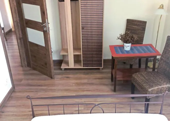 Rum i privatbostad Przy Jeziorze *